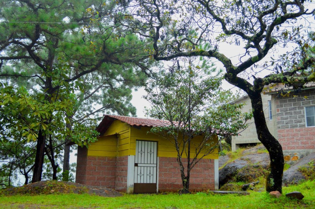 Hotel y Restaurante Las Margaritas Perquín Habitación foto
