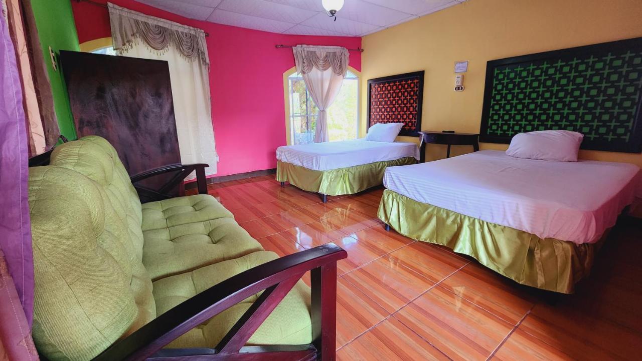 Hotel y Restaurante Las Margaritas Perquín Habitación foto